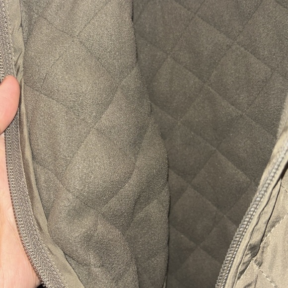 Vest - Picture 3 of 4